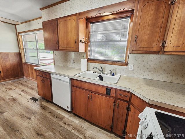 32132 Hwy 82, Cookson, OK 74427