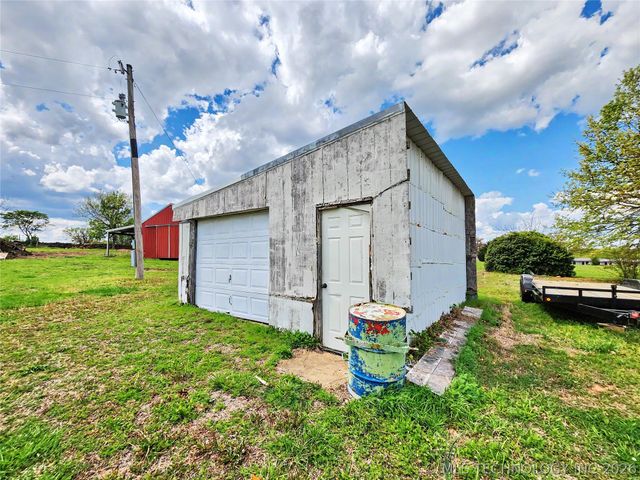 32132 Hwy 82, Cookson, OK 74427