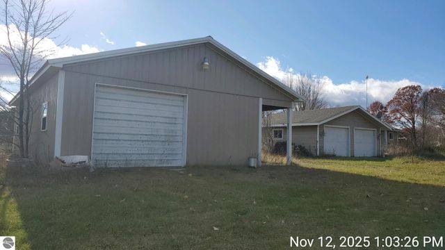 13215 McKinley Road, Rodney, MI 49342