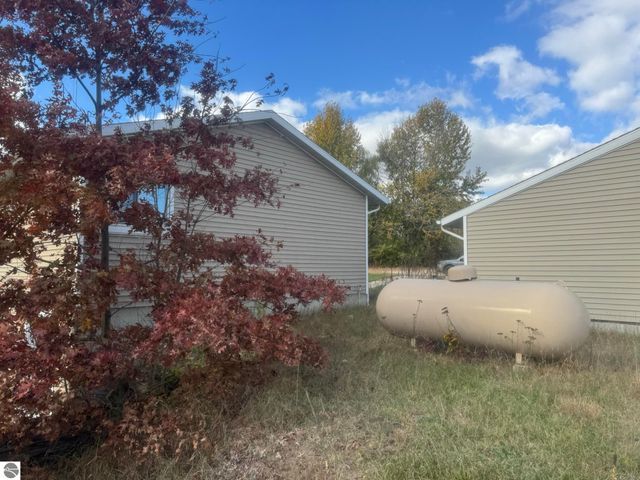 13215 McKinley Road, Rodney, MI 49342