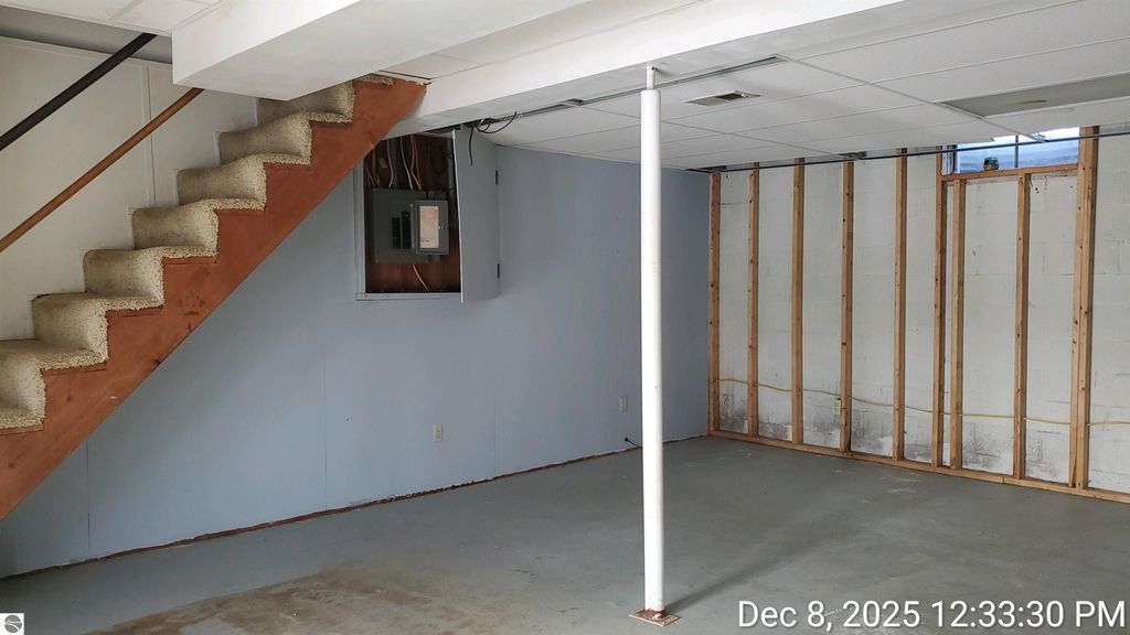 Image 11 of property listing at 13215 McKinley Road, Rodney, MI 49342