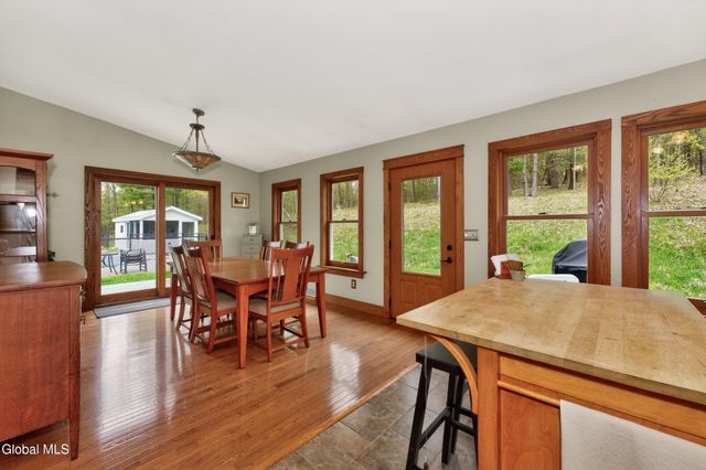 5 Mohameds Farm Way, North Greenbush, NY 12198