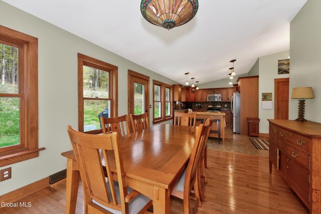 5 Mohameds Farm Way, North Greenbush, NY 12198