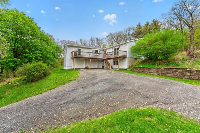5 Mohameds Farm Way, North Greenbush, NY 12198