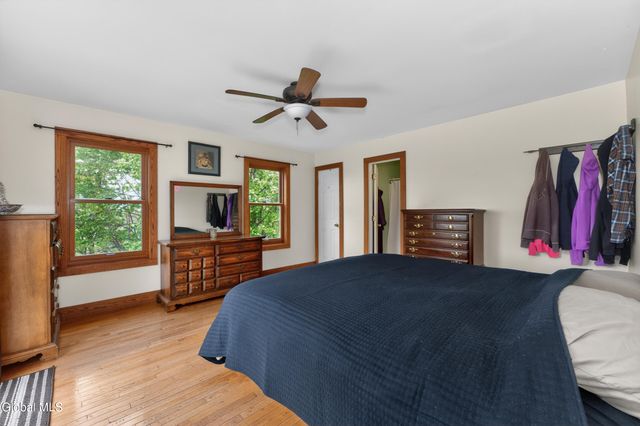 5 Mohameds Farm Way, North Greenbush, NY 12198