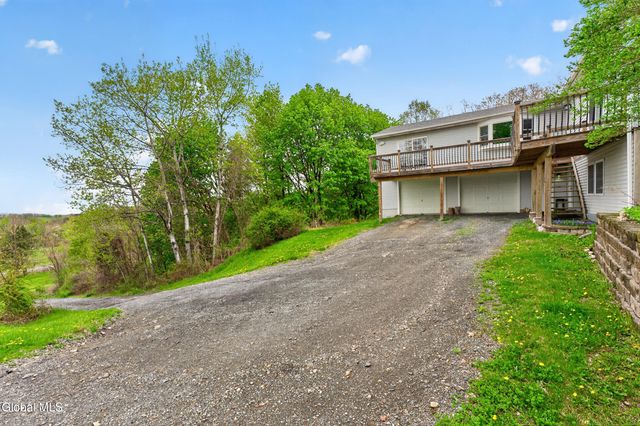 5 Mohameds Farm Way, North Greenbush, NY 12198