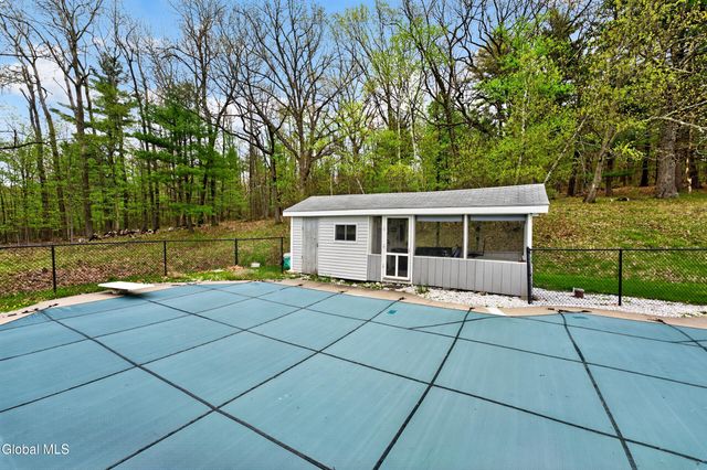 5 Mohameds Farm Way, North Greenbush, NY 12198