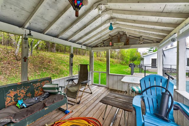 5 Mohameds Farm Way, North Greenbush, NY 12198