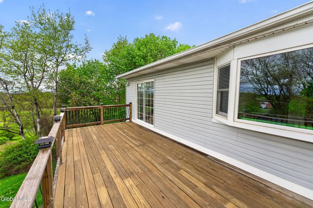 5 Mohameds Farm Way, North Greenbush, NY 12198