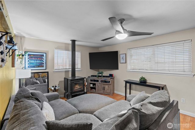 613 E 57th Street, Tacoma, WA 98404