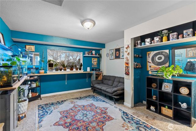 613 E 57th Street, Tacoma, WA 98404