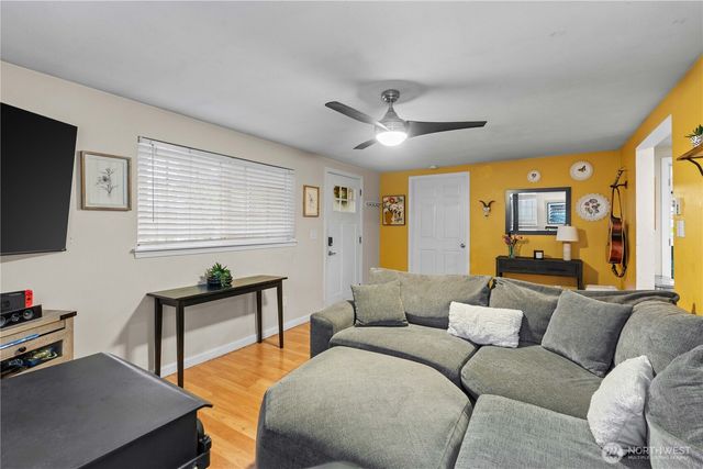 613 E 57th Street, Tacoma, WA 98404