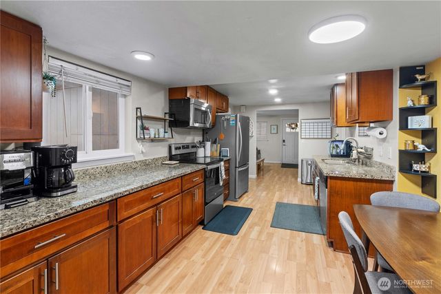 613 E 57th Street, Tacoma, WA 98404