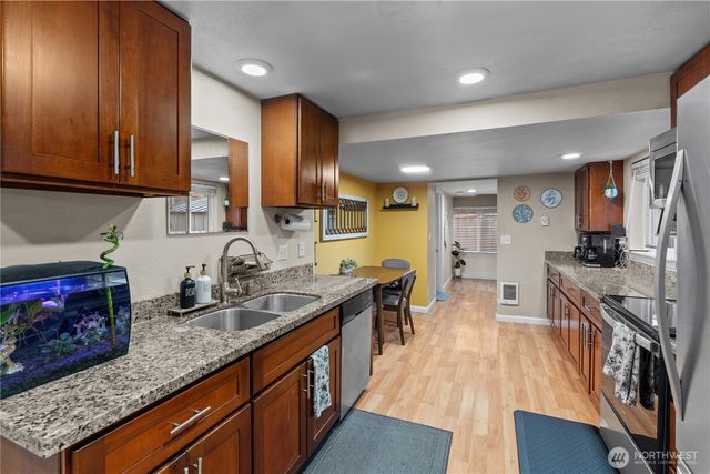 613 E 57th Street, Tacoma, WA 98404