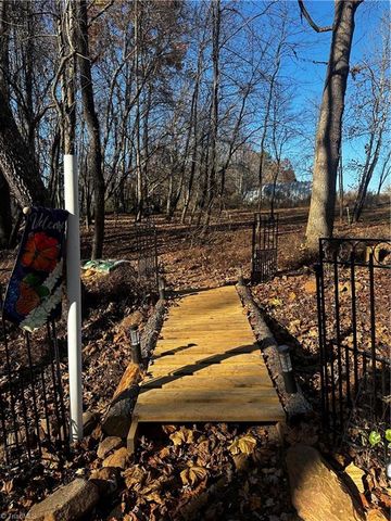 1089 Annie Sophia Lane, Roaring River, NC 28669