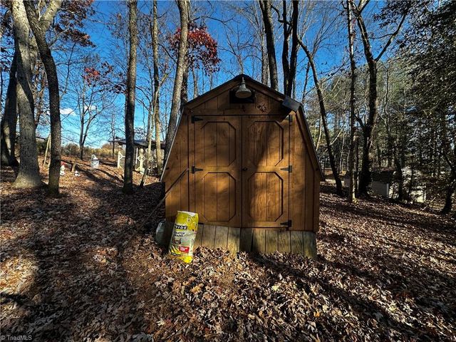 1089 Annie Sophia Lane, Roaring River, NC 28669