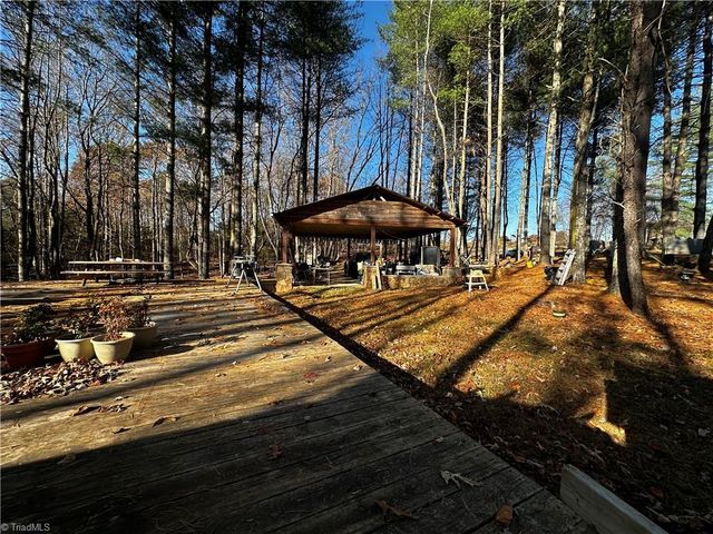 1089 Annie Sophia Lane, Roaring River, NC 28669