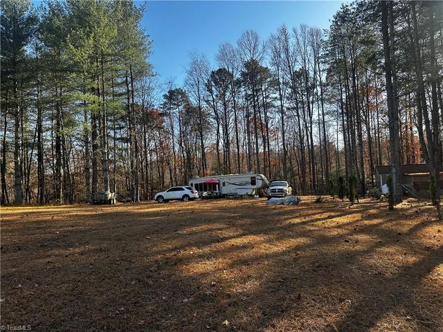 1089 Annie Sophia Lane, Roaring River, NC 28669