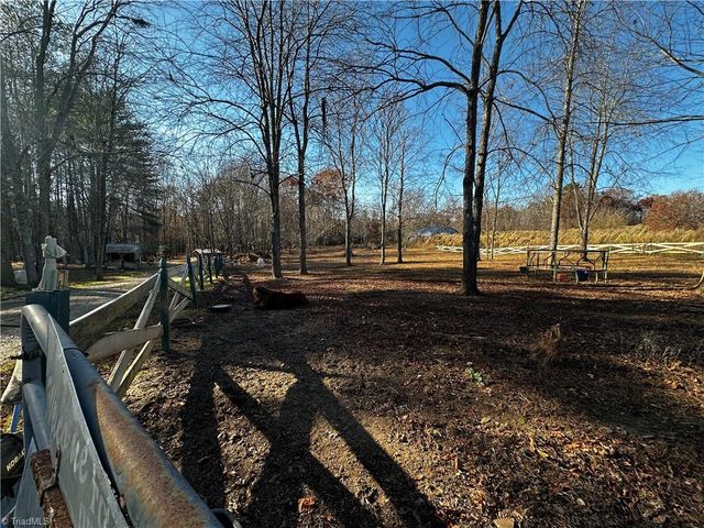 1089 Annie Sophia Lane, Roaring River, NC 28669