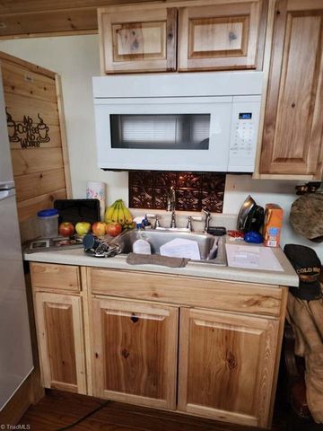 1089 Annie Sophia Lane, Roaring River, NC 28669