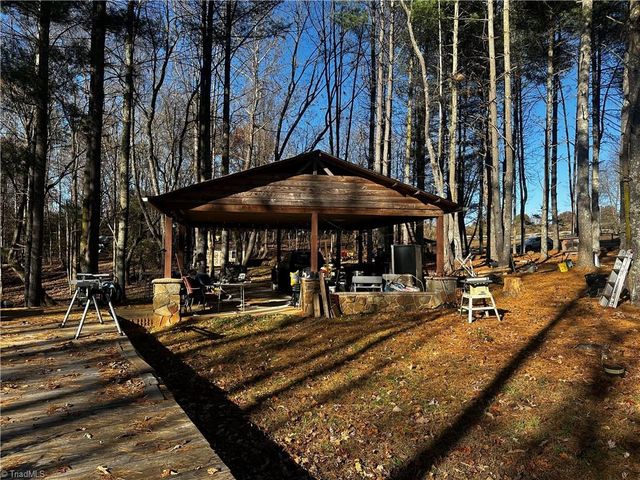 1089 Annie Sophia Lane, Roaring River, NC 28669