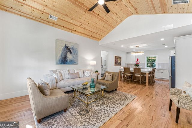 1038 W Atlanta Street SE, Marietta, GA 30060