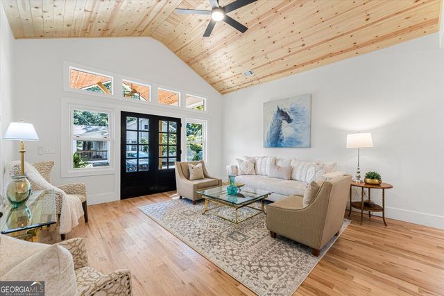 1038 W Atlanta Street SE, Marietta, GA 30060