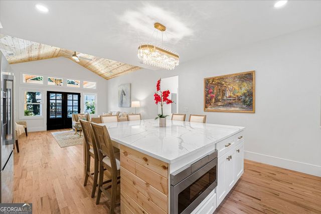 1038 W Atlanta Street SE, Marietta, GA 30060