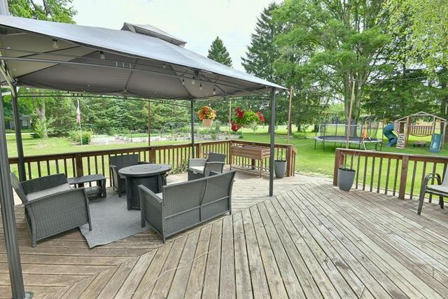 8715 378th AVENUE, Burlington, WI 53105