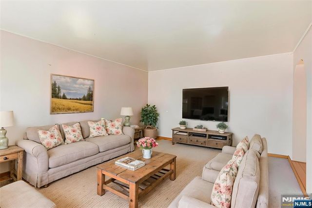 125 Illinois Avenue, Paterson, NJ 07503