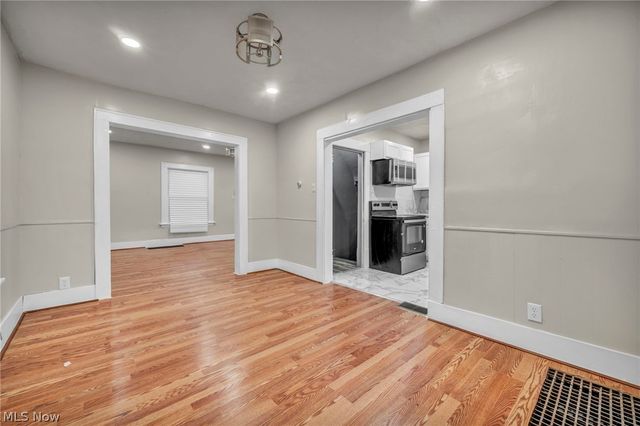 960 Whittier Avenue, Akron, OH 44320