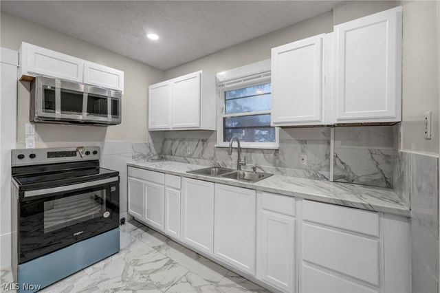 960 Whittier Avenue, Akron, OH 44320