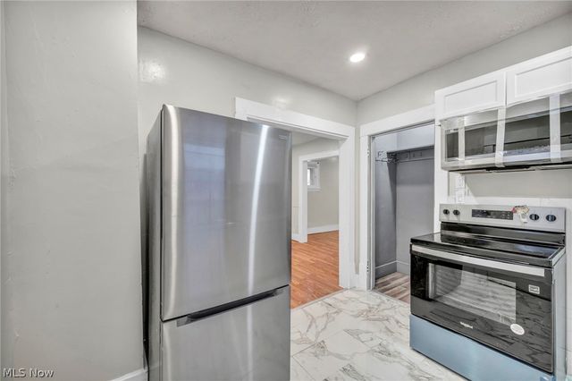 960 Whittier Avenue, Akron, OH 44320