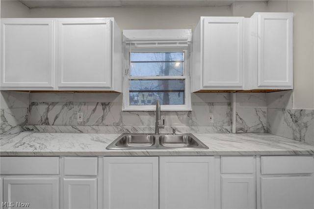 960 Whittier Avenue, Akron, OH 44320