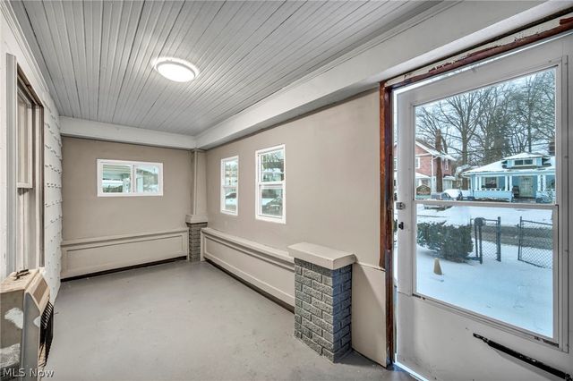 960 Whittier Avenue, Akron, OH 44320