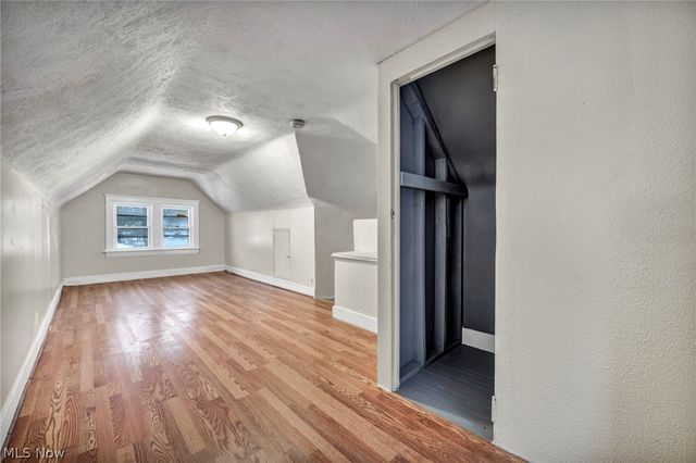 960 Whittier Avenue, Akron, OH 44320