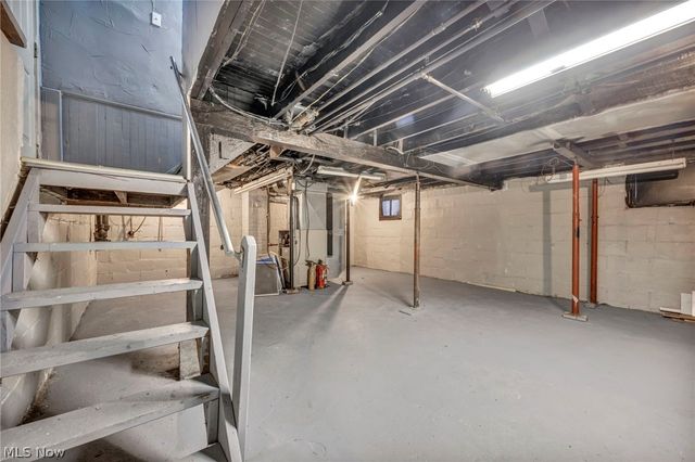 960 Whittier Avenue, Akron, OH 44320