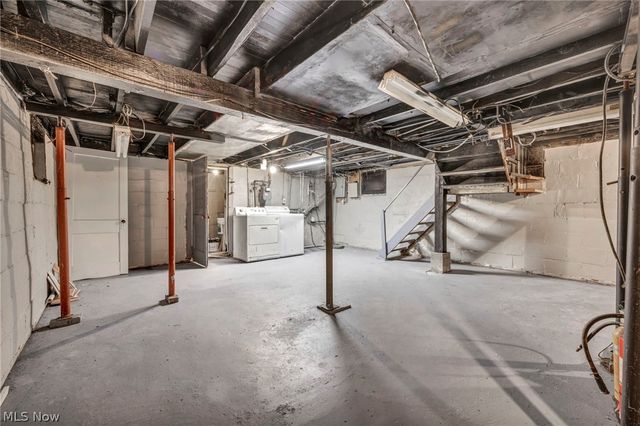 960 Whittier Avenue, Akron, OH 44320