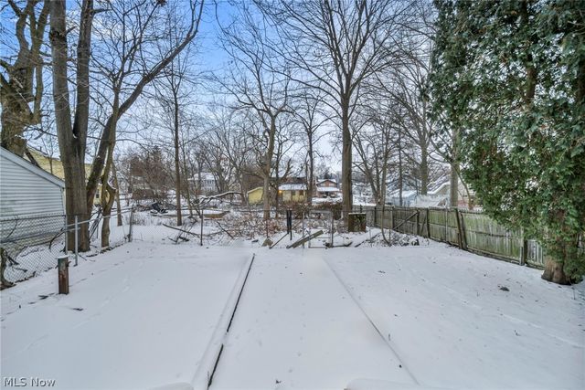 960 Whittier Avenue, Akron, OH 44320