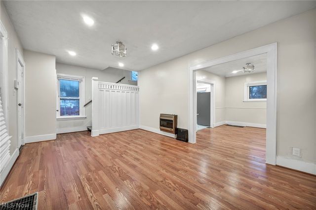 960 Whittier Avenue, Akron, OH 44320