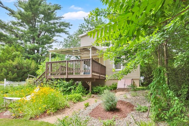 115 Saratoga Ave, Chicopee, MA 01013