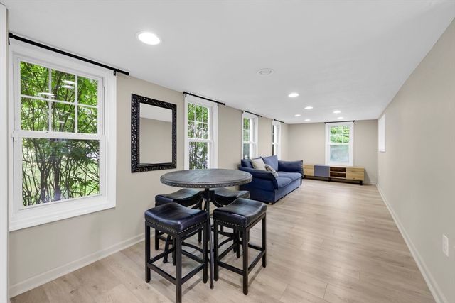115 Saratoga Ave, Chicopee, MA 01013