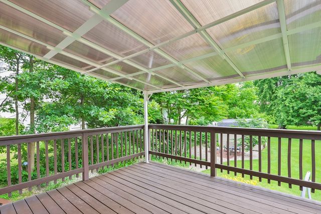 115 Saratoga Ave, Chicopee, MA 01013