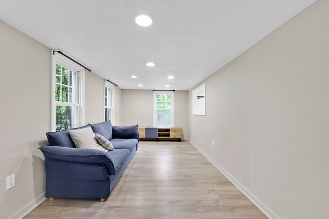 115 Saratoga Ave, Chicopee, MA 01013