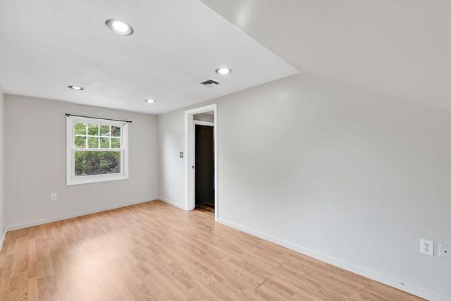 115 Saratoga Ave, Chicopee, MA 01013