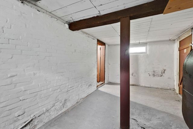 115 Saratoga Ave, Chicopee, MA 01013