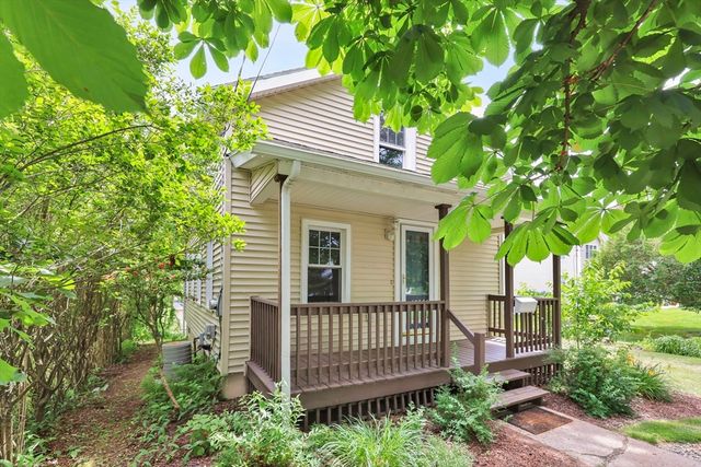 115 Saratoga Ave, Chicopee, MA 01013