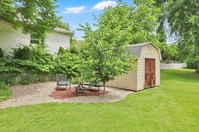 115 Saratoga Ave, Chicopee, MA 01013