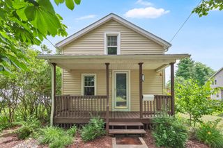 115 Saratoga Ave, Chicopee, MA 01013