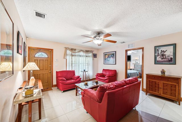 2655 Dorson Way, Delray Beach, FL 33445